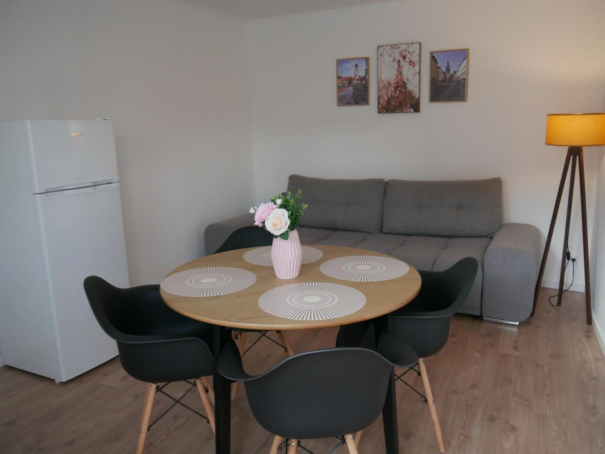 Free Garage In The Center-Delicia 4 Studio! سيبيو المظهر الخارجي الصورة