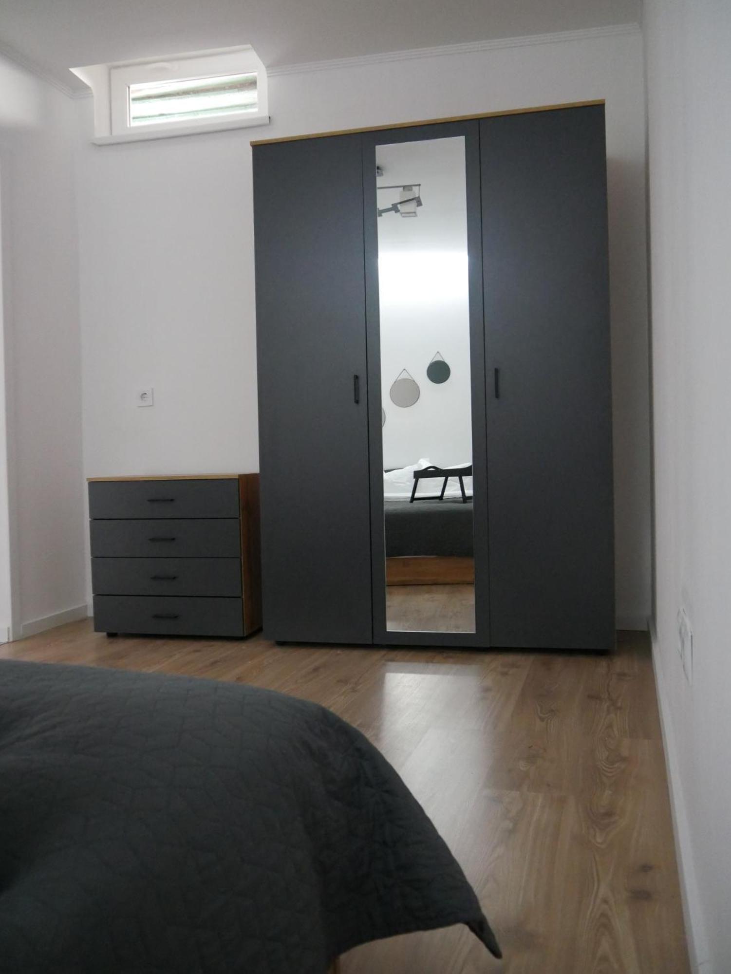 Free Garage In The Center-Delicia 4 Studio! سيبيو المظهر الخارجي الصورة